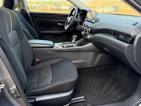 Certified 2025 Nissan Sentra SV FWD image 31