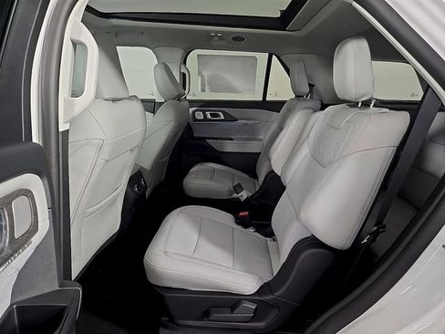 New 2026 Ford Explorer Platinum AWD/4WD image 10