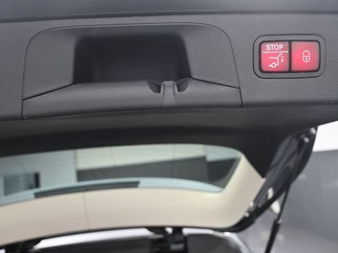 Used 2021 Mercedes-Benz GLC 300 image 24