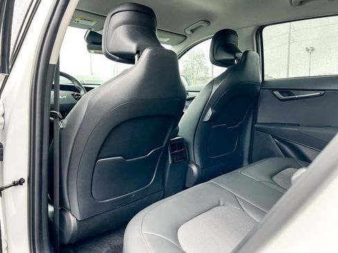 Certified 2024 Kia Niro EX image 10