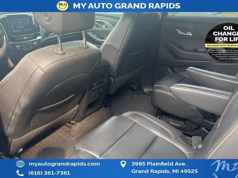 Used 2020 Chevrolet Traverse LT w/ LT Premium Package AWD/4WD image 9