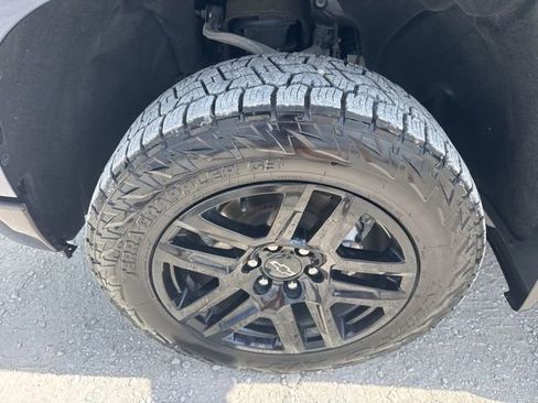 Used 2023 Chevrolet Silverado 1500 LT Trail Boss w/ LPO, Dark Essentials Package AWD/4WD image 33