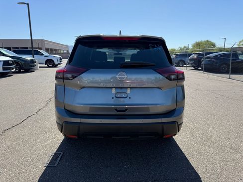 Certified 2025 Nissan Rogue SV FWD image 6