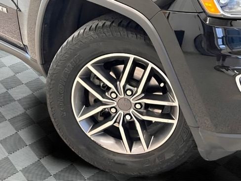 Used 2019 Jeep Grand Cherokee Limited AWD/4WD image 36
