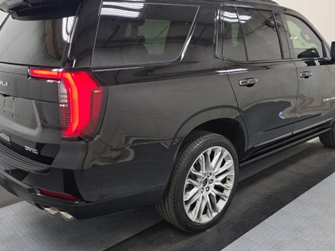 Used 2026 GMC Yukon Denali w/ Denali Reserve Package AWD/4WD image 4