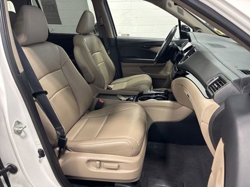 Used 2021 Honda Pilot Touring image 12