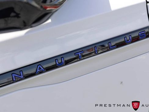 Used 2024 Lincoln Nautilus Reserve w/ Equipment Group 202A AWD/4WD image 12