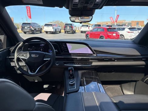 Used 2024 Cadillac Escalade Sport w/ LPO, ONYX Package image 23