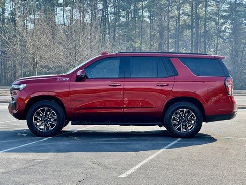 Used 2024 Chevrolet Tahoe Z71 w/ Luxury Package image 3