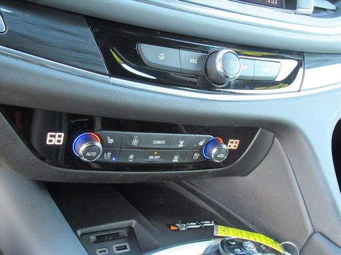 Used 2022 Buick Enclave Premium w/ Experience Buick Package image 22