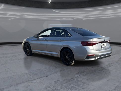 New 2026 Volkswagen Jetta SE image 4