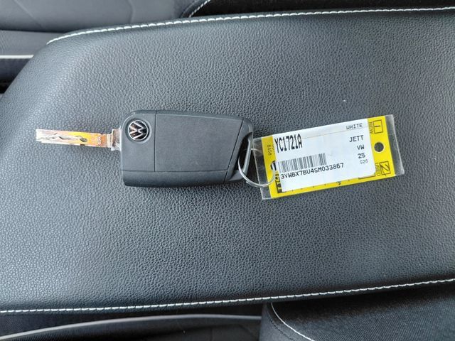 Used 2025 Volkswagen Jetta Sport FWD image 28