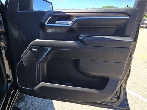 Used 2024 Chevrolet Silverado 1500 LT Trail Boss w/ LT Trail Boss Premium Package AWD/4WD image 6