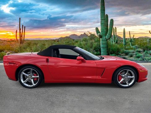 Used 2012 Chevrolet Corvette Convertible w/ 2LT Preferred Equipment Group RWD image 2