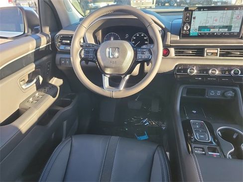 New 2025 Honda Pilot Touring image 11