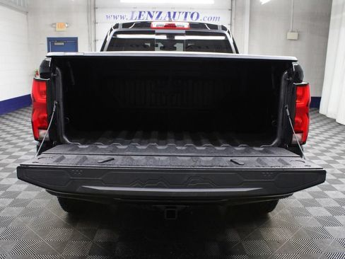 Used 2026 Chevrolet Colorado ZR2 w/ Technology Package AWD/4WD image 46