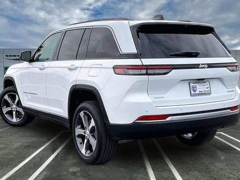New 2026 Jeep Grand Cherokee Limited w/ Luxury Tech Group II image 2