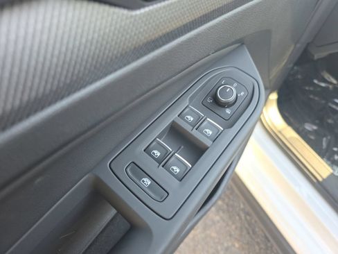 Certified 2025 Volkswagen GTI Autobahn FWD image 10