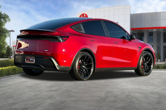 Used 2026 Tesla Model Y 2WD image 4