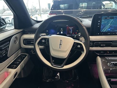 Certified 2025 Lincoln Aviator Black Label image 15