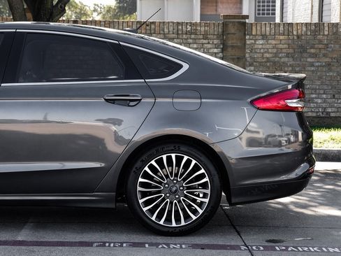 Used 2017 Ford Fusion Titanium image 22