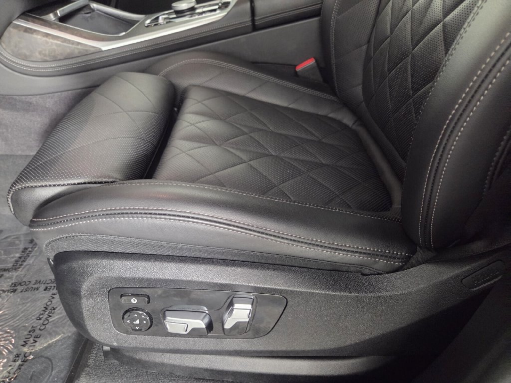 Used 2024 BMW X7 xDrive40i AWD/4WD image 10