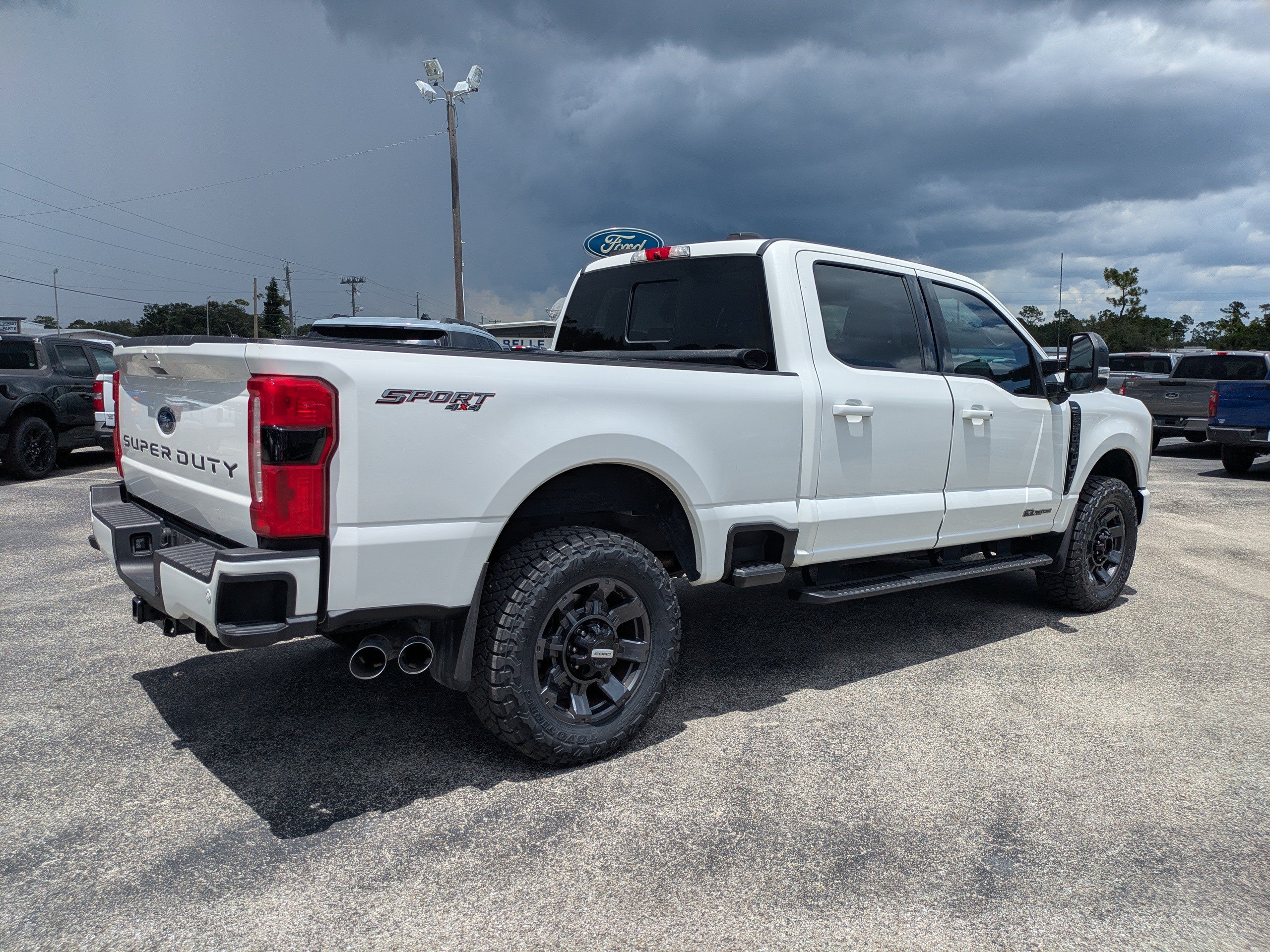 Used 2024 Ford F350 Lariat w/ Sport Appearance Package AWD/4WD image 4