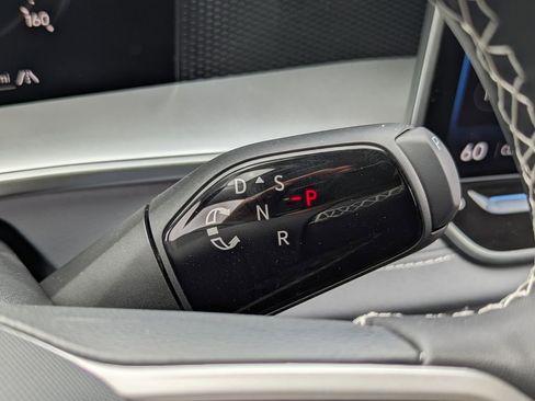 New 2026 Volkswagen Tiguan SE AWD/4WD image 16
