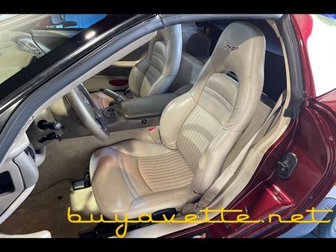 Used 2003 Chevrolet Corvette Coupe w/ Preferred Equipment Group RWD image 19