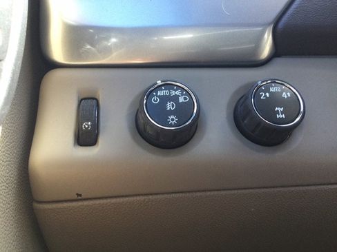 Used 2015 Chevrolet Tahoe LT AWD/4WD image 42