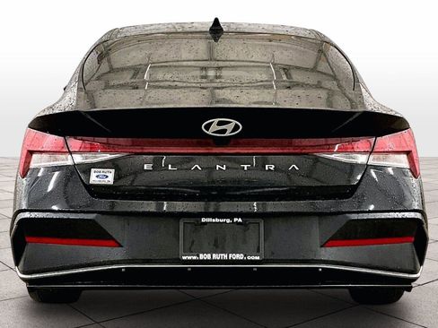 Used 2024 Hyundai Elantra SEL w/ Convenience Package image 4