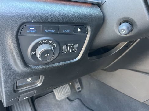 New 2024 Jeep Grand Cherokee Overland w/ Luxury Tech Group IV image 12