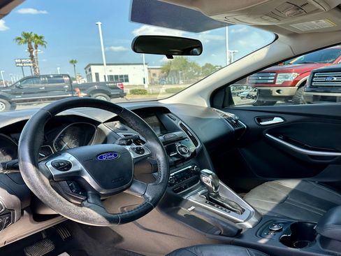 Used 2014 Ford Focus Titanium image 3