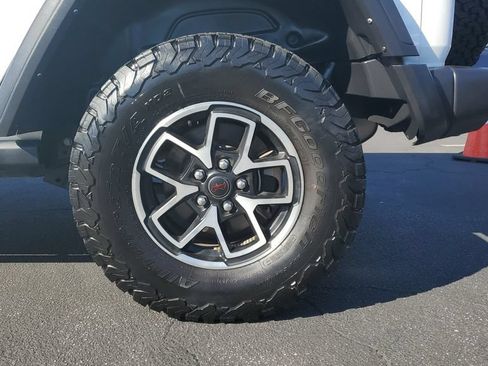 Used 2024 Jeep Wrangler Unlimited Rubicon AWD/4WD image 6
