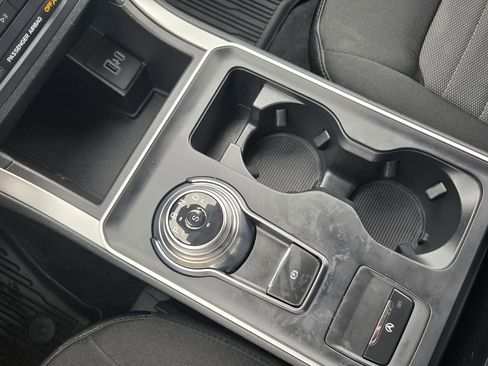 Used 2022 Ford Edge SE image 15