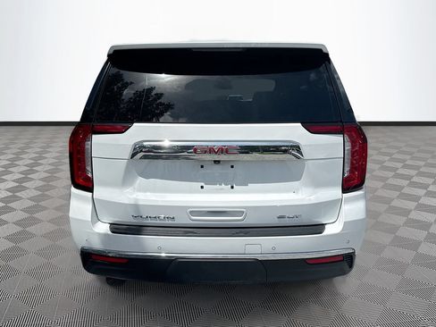 Used 2024 GMC Yukon SLT RWD image 7
