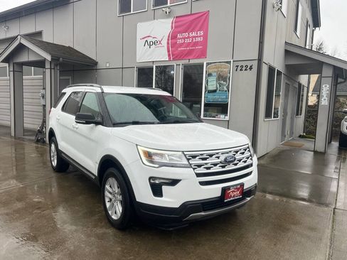 Used 2019 Ford Explorer XLT w/ Equipment Group 201A image 2