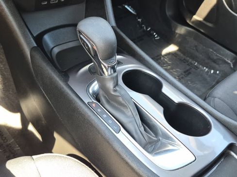 Used 2022 Chevrolet Malibu LS FWD image 12