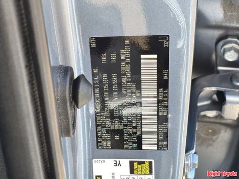 Certified 2024 Toyota Corolla Cross XLE w/ Convenience Package image 32