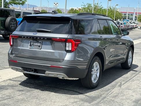 New 2026 Ford Explorer Active RWD image 7