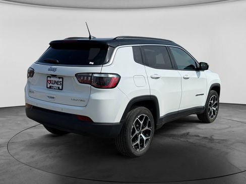 Used 2025 Jeep Compass Limited AWD/4WD image 9