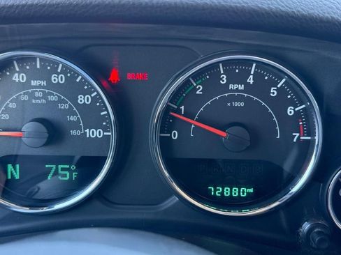 Used 2016 Jeep Wrangler Sahara w/ Dual Top Group AWD/4WD image 20
