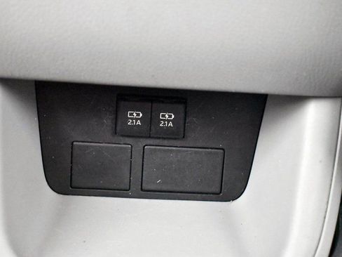 Used 2019 Toyota Highlander LE image 20