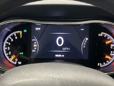 Used 2018 Jeep Grand Cherokee Limited AWD/4WD image 16
