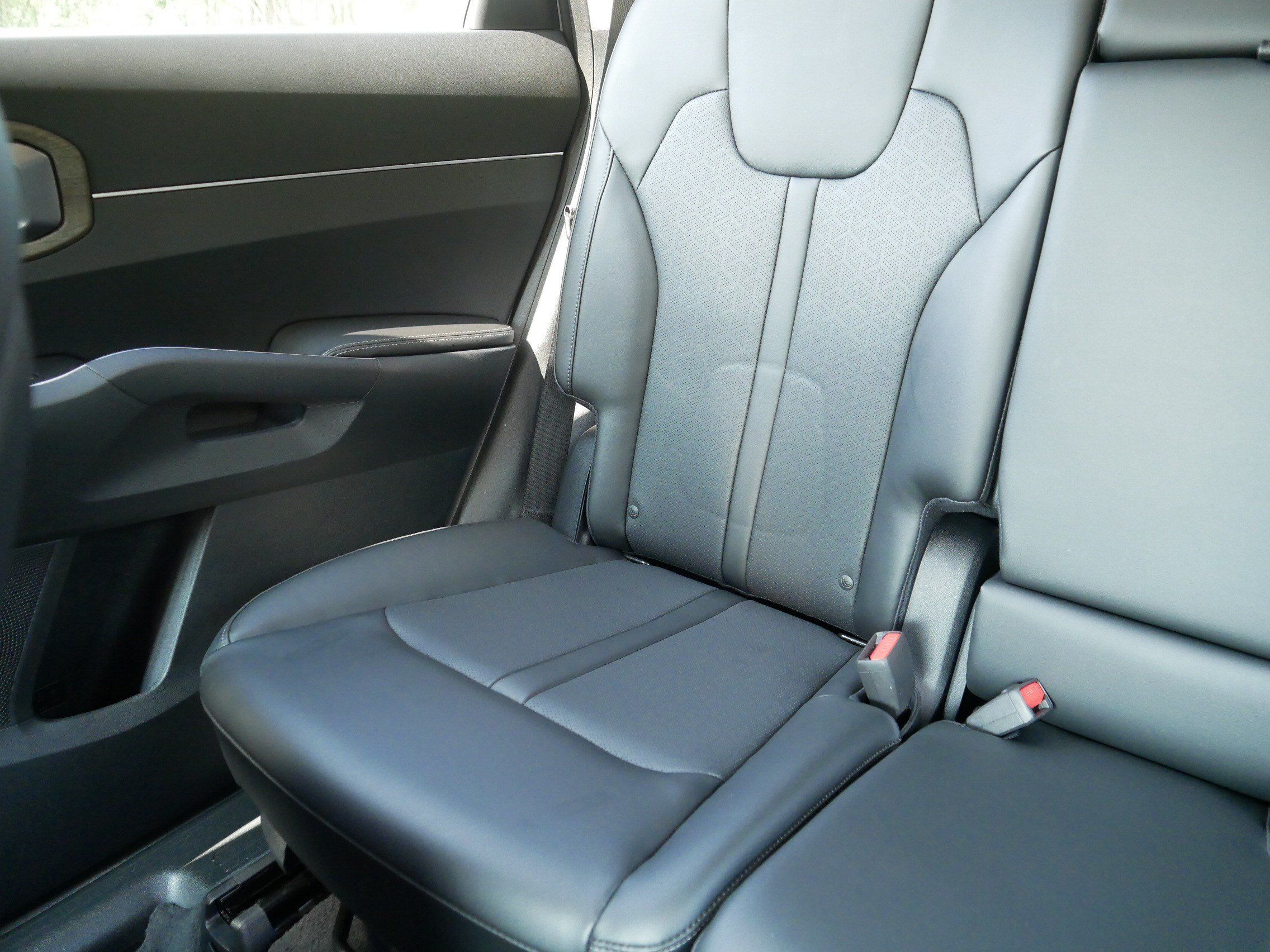 Certified 2023 Kia Sorento S w/ Panoramic Sunroof Package AWD/4WD image 12