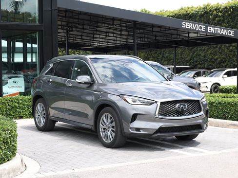 Certified 2023 INFINITI QX50 Luxe FWD image 2