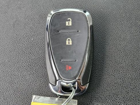 Used 2019 Chevrolet Equinox LS FWD image 32
