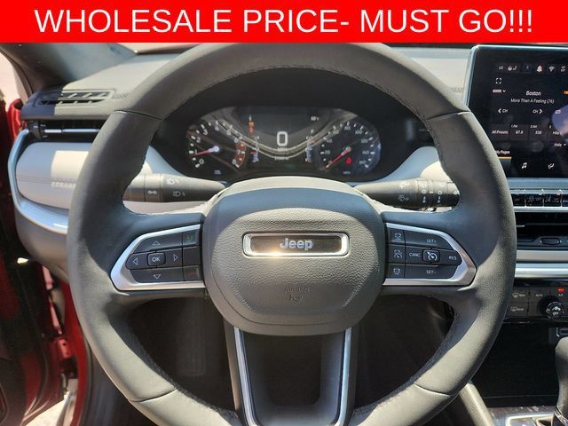 Used 2025 Jeep Compass Limited AWD/4WD image 13