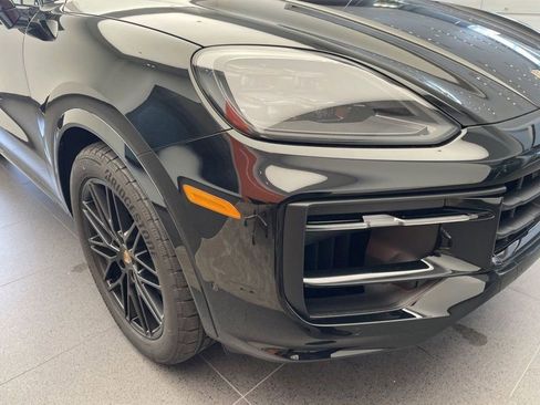 New 2025 Porsche Cayenne Coupe AWD/4WD image 7