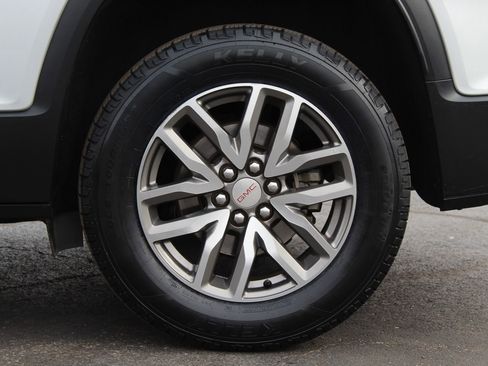 Used 2019 GMC Acadia SLE image 26